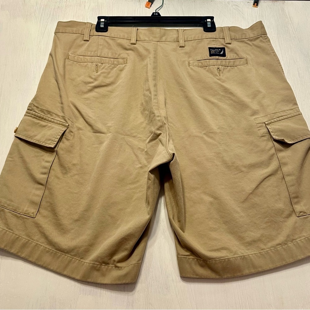 Nautica Clipper Cargo Shorts 42W Relax Fit Khaki Cotton Outdoor Pockets Casual - Picture 3 of 9